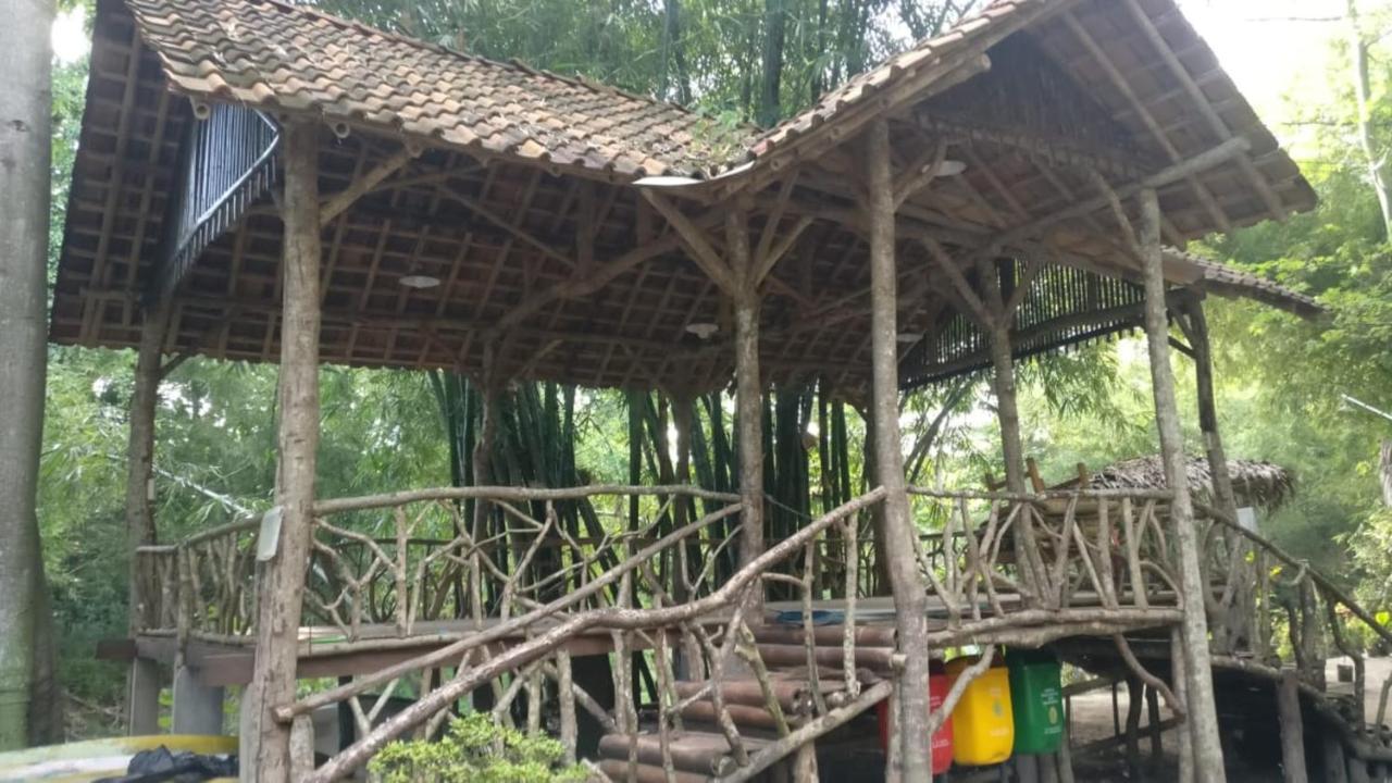 Gerbang Banyu Langit Cottage Bantul Eksteriør billede
