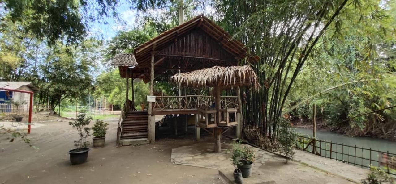 Gerbang Banyu Langit Cottage Bantul Eksteriør billede